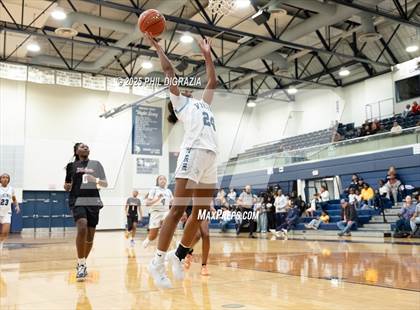 Thumbnail 1 in Weiss @ Bryan photogallery.