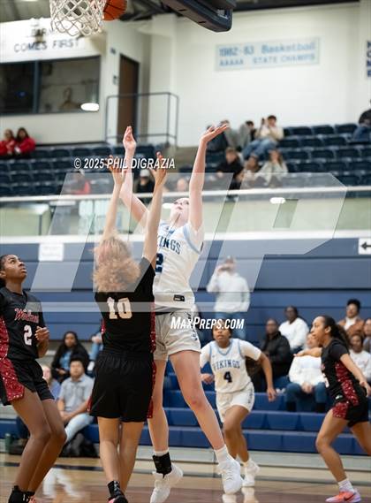 Thumbnail 1 in Weiss @ Bryan photogallery.