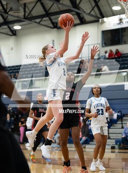 Thumbnail 3 in Weiss @ Bryan photogallery.