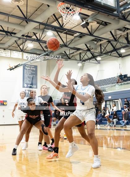 Thumbnail 1 in Weiss @ Bryan photogallery.