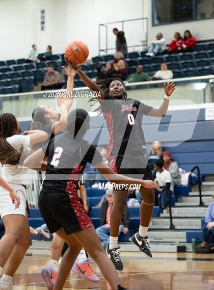 Thumbnail 2 in Weiss @ Bryan photogallery.