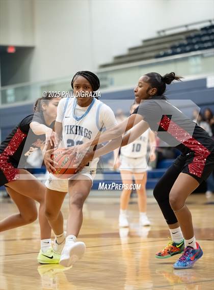 Thumbnail 3 in Weiss @ Bryan photogallery.