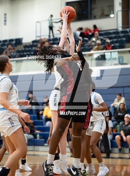 Thumbnail 2 in Weiss @ Bryan photogallery.