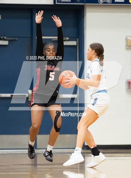 Thumbnail 2 in Weiss @ Bryan photogallery.