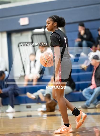 Thumbnail 3 in Weiss @ Bryan photogallery.