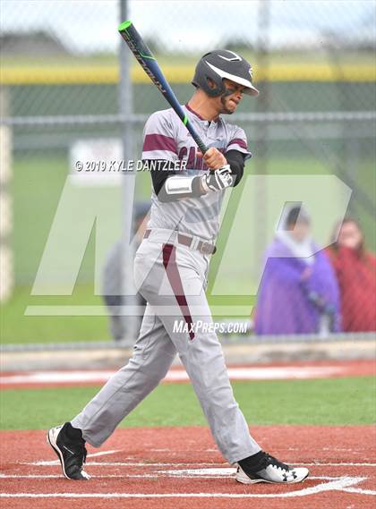 Thumbnail 1 in Perrin-Whitt vs Savoy (UIL 1A Region 2 Area Playoff) photogallery.