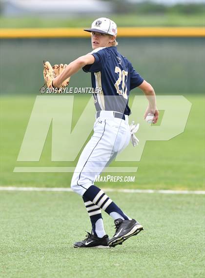 Thumbnail 1 in Perrin-Whitt vs Savoy (UIL 1A Region 2 Area Playoff) photogallery.