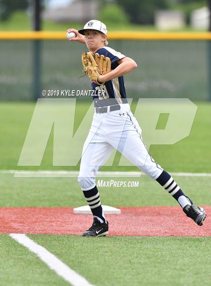 Thumbnail 2 in Perrin-Whitt vs Savoy (UIL 1A Region 2 Area Playoff) photogallery.