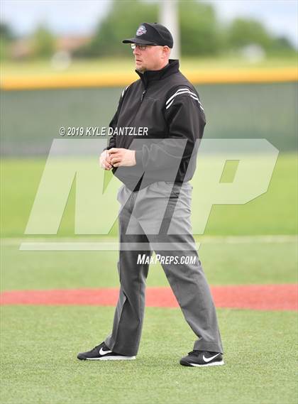 Thumbnail 3 in Perrin-Whitt vs Savoy (UIL 1A Region 2 Area Playoff) photogallery.