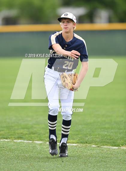 Thumbnail 2 in Perrin-Whitt vs Savoy (UIL 1A Region 2 Area Playoff) photogallery.