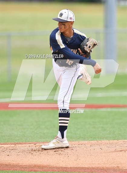 Thumbnail 3 in Perrin-Whitt vs Savoy (UIL 1A Region 2 Area Playoff) photogallery.