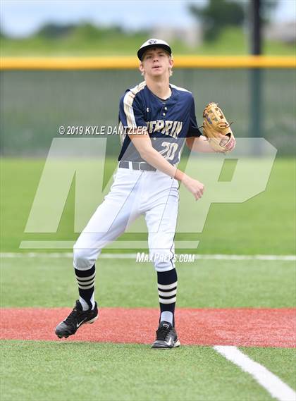 Thumbnail 1 in Perrin-Whitt vs Savoy (UIL 1A Region 2 Area Playoff) photogallery.