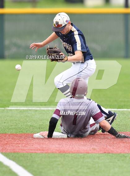 Thumbnail 2 in Perrin-Whitt vs Savoy (UIL 1A Region 2 Area Playoff) photogallery.