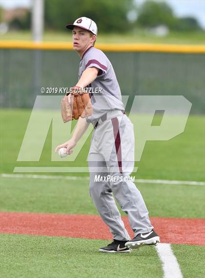 Thumbnail 1 in Perrin-Whitt vs Savoy (UIL 1A Region 2 Area Playoff) photogallery.