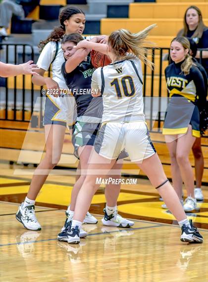 Thumbnail 2 in Lawrence Free State @ Shawnee Mission West photogallery.