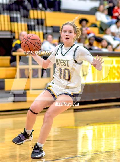 Thumbnail 3 in Lawrence Free State @ Shawnee Mission West photogallery.