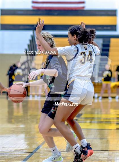Thumbnail 3 in Lawrence Free State @ Shawnee Mission West photogallery.