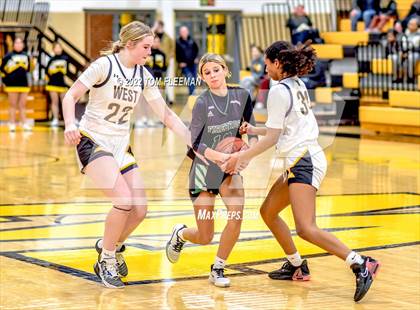 Thumbnail 3 in Lawrence Free State @ Shawnee Mission West photogallery.