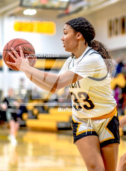 Thumbnail 2 in Lawrence Free State @ Shawnee Mission West photogallery.