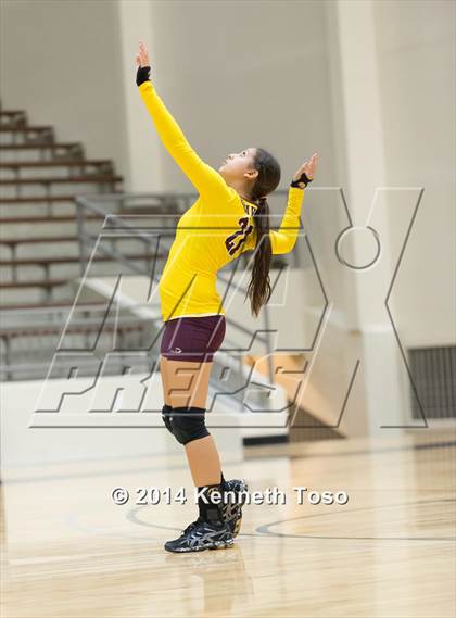Thumbnail 2 in Holy Cross vs Donna (SAISD Tournament) photogallery.