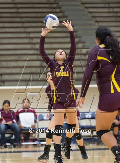 Thumbnail 2 in Holy Cross vs Donna (SAISD Tournament) photogallery.