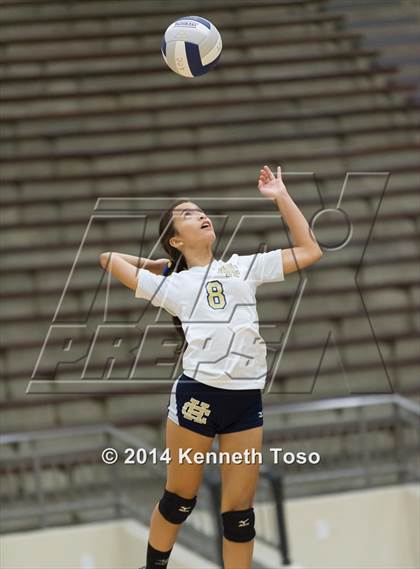 Thumbnail 1 in Holy Cross vs Donna (SAISD Tournament) photogallery.