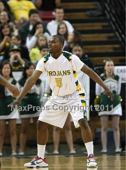 Thumbnail 1 in Castro Valley vs. De La Salle (CIF NorCal D1 Regional Final) photogallery.