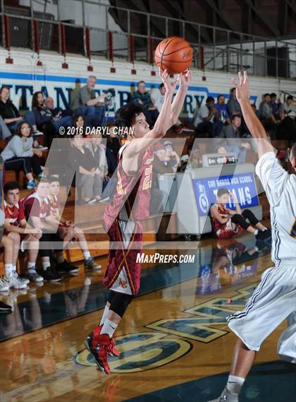 Thumbnail 1 in La Canada vs Alhambra photogallery.