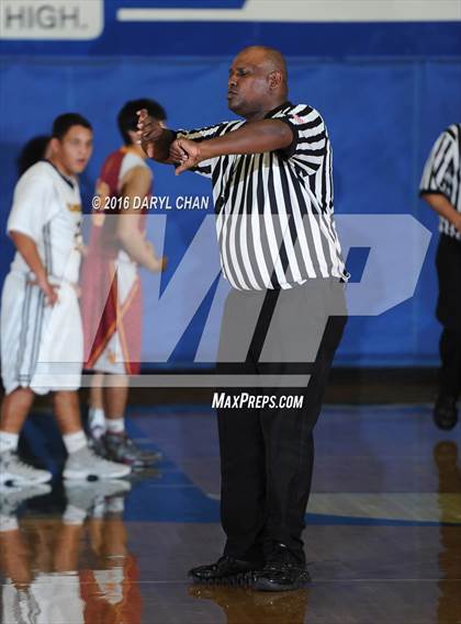 Thumbnail 2 in La Canada vs Alhambra photogallery.