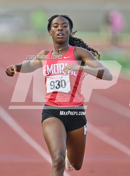 Thumbnail 2 in UIL Track & Field 6A Region 3 Regional Final Preliminaries (200 Meter) photogallery.