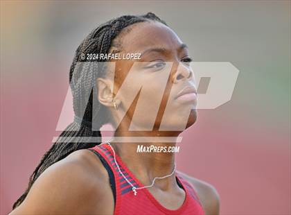 Thumbnail 1 in UIL Track & Field 6A Region 3 Regional Final Preliminaries (200 Meter) photogallery.