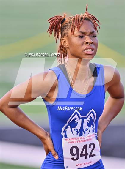 Thumbnail 3 in UIL Track & Field 6A Region 3 Regional Final Preliminaries (200 Meter) photogallery.