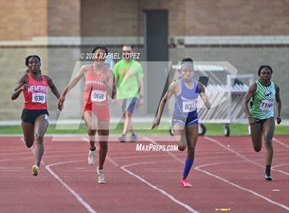 Thumbnail 1 in UIL Track & Field 6A Region 3 Regional Final Preliminaries (200 Meter) photogallery.