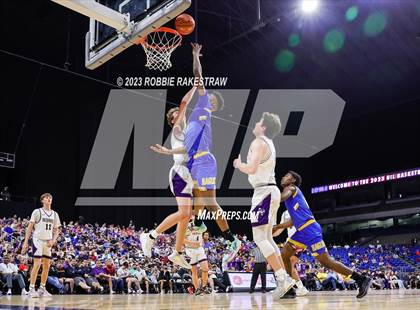 Thumbnail 2 in Boerne vs. Washington (UIL 4A Basketball State Semifinal) photogallery.