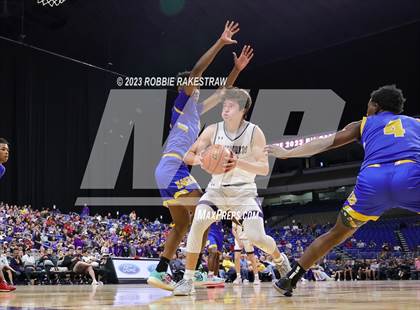 Thumbnail 2 in Boerne vs. Washington (UIL 4A Basketball State Semifinal) photogallery.