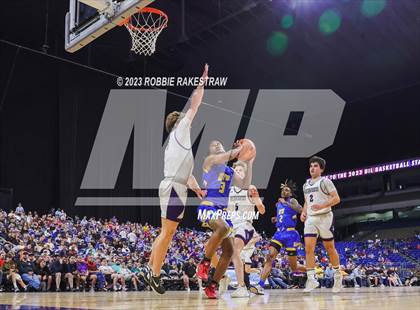 Thumbnail 1 in Boerne vs. Washington (UIL 4A Basketball State Semifinal) photogallery.