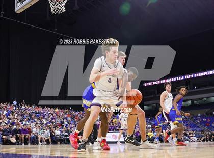 Thumbnail 2 in Boerne vs. Washington (UIL 4A Basketball State Semifinal) photogallery.