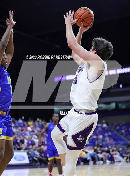 Thumbnail 2 in Boerne vs. Washington (UIL 4A Basketball State Semifinal) photogallery.