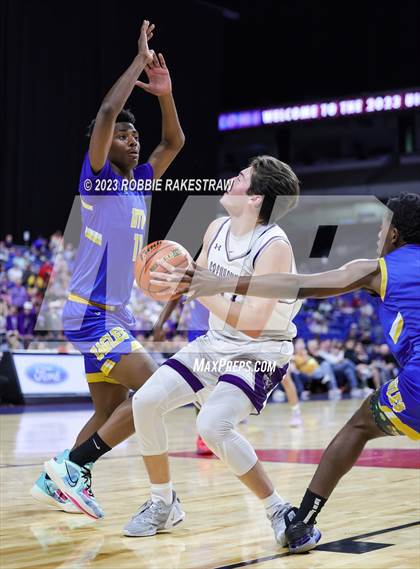 Thumbnail 1 in Boerne vs. Washington (UIL 4A Basketball State Semifinal) photogallery.