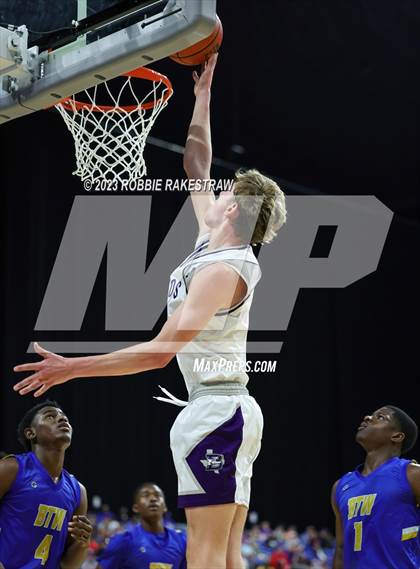 Thumbnail 1 in Boerne vs. Washington (UIL 4A Basketball State Semifinal) photogallery.