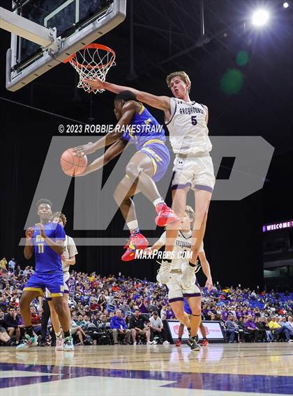 Thumbnail 3 in Boerne vs. Washington (UIL 4A Basketball State Semifinal) photogallery.
