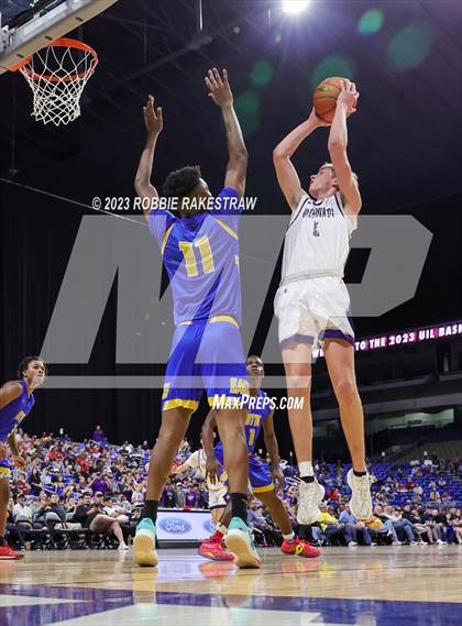 Thumbnail 3 in Boerne vs. Washington (UIL 4A Basketball State Semifinal) photogallery.