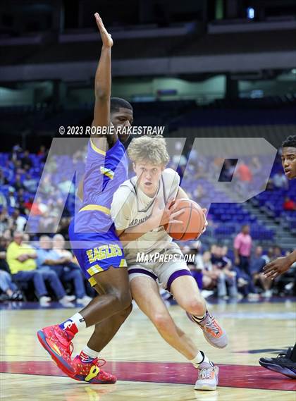 Thumbnail 3 in Boerne vs. Washington (UIL 4A Basketball State Semifinal) photogallery.