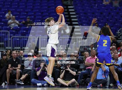 Thumbnail 1 in Boerne vs. Washington (UIL 4A Basketball State Semifinal) photogallery.