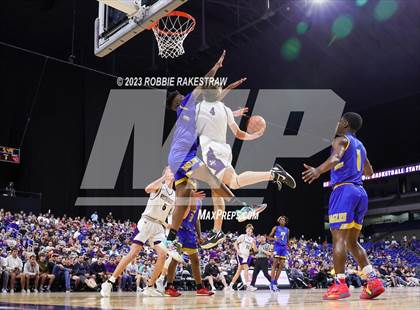 Thumbnail 2 in Boerne vs. Washington (UIL 4A Basketball State Semifinal) photogallery.