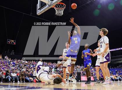 Thumbnail 2 in Boerne vs. Washington (UIL 4A Basketball State Semifinal) photogallery.