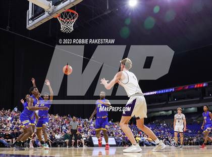 Thumbnail 2 in Boerne vs. Washington (UIL 4A Basketball State Semifinal) photogallery.