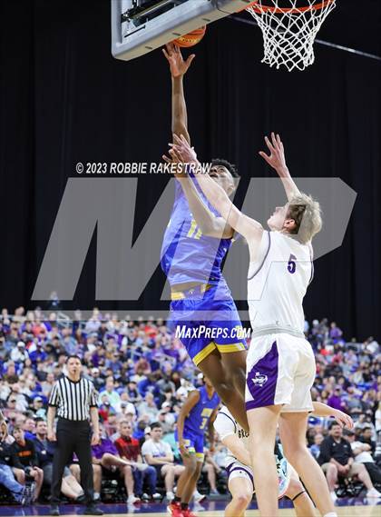 Thumbnail 1 in Boerne vs. Washington (UIL 4A Basketball State Semifinal) photogallery.