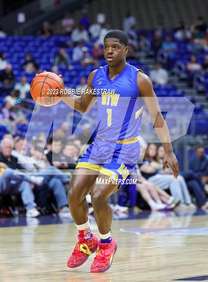 Thumbnail 1 in Boerne vs. Washington (UIL 4A Basketball State Semifinal) photogallery.