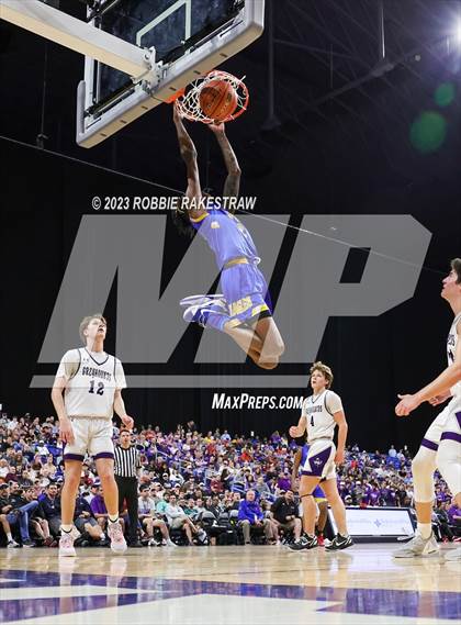 Thumbnail 3 in Boerne vs. Washington (UIL 4A Basketball State Semifinal) photogallery.